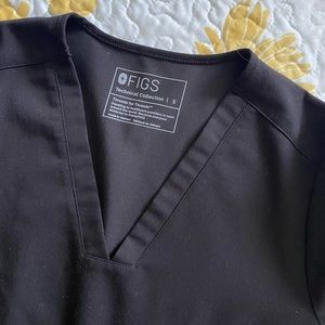 Two Pocket Scrub Top